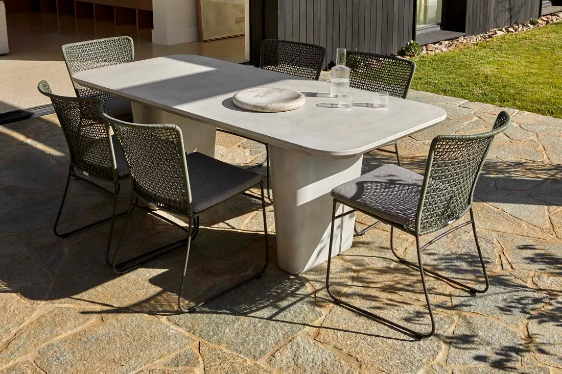 Petra Arch Dining Table Linen