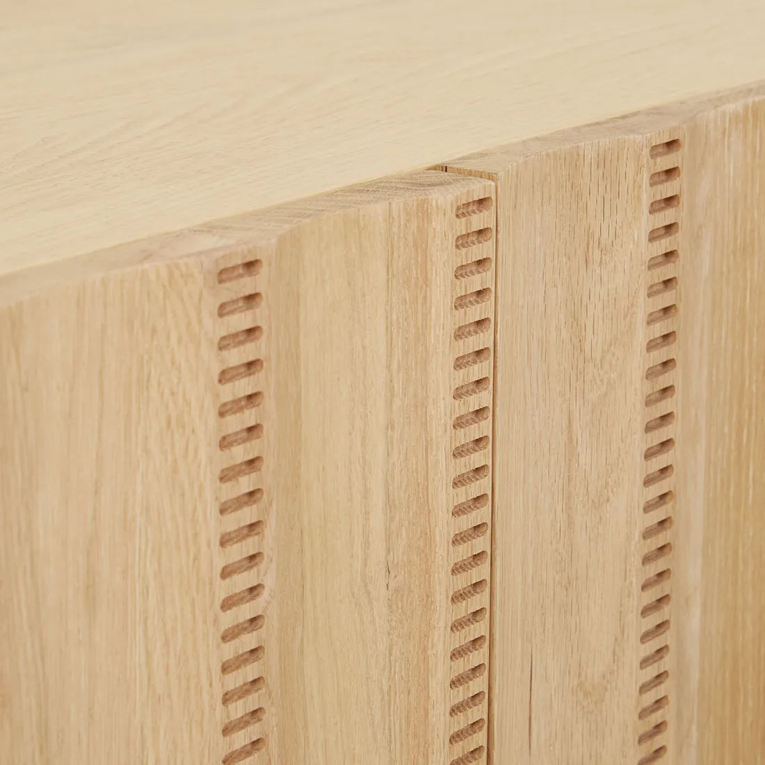 Ember Entertainment Unit Natural